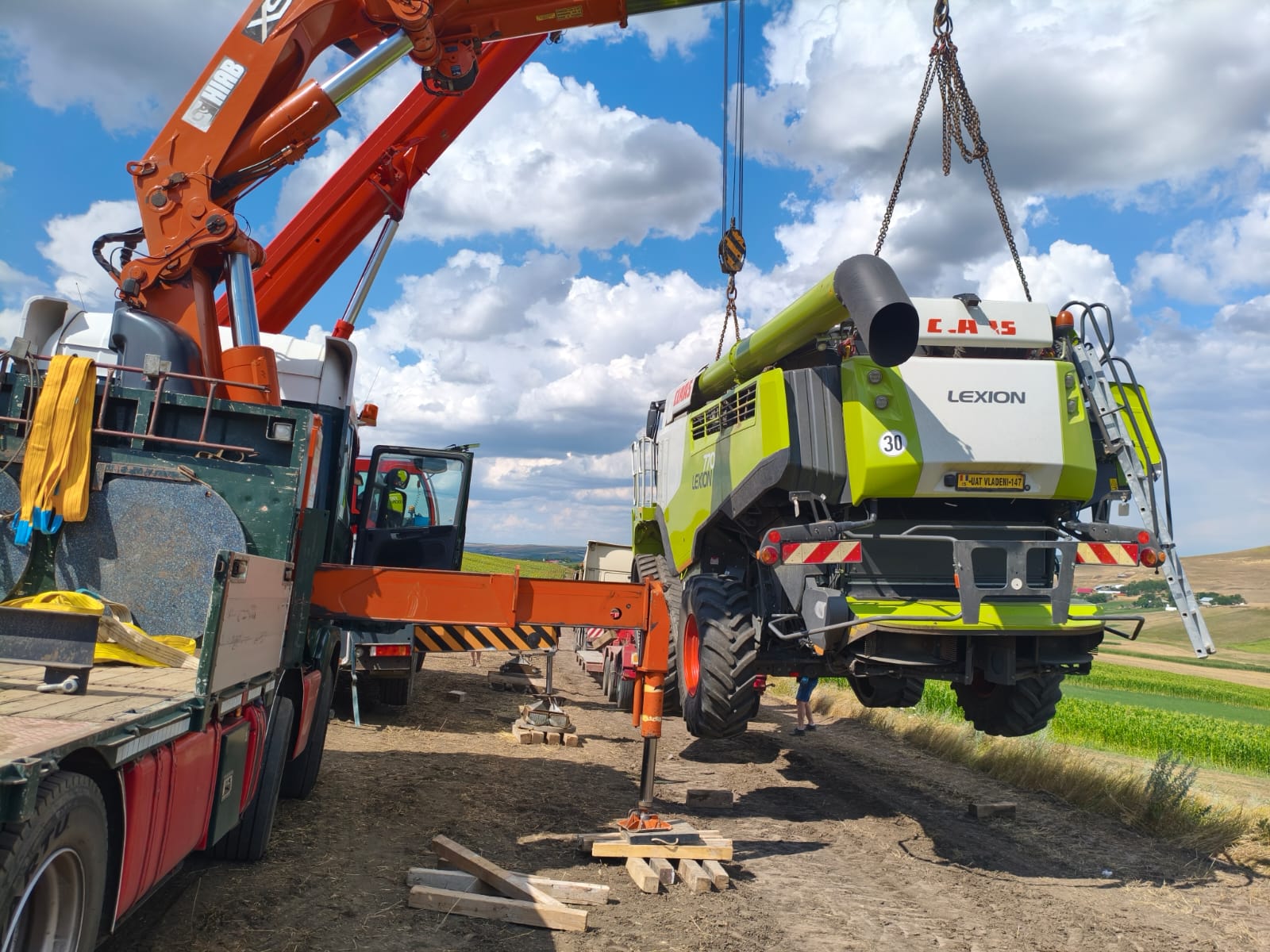 Ridicare combină agricolă Claas Lexion